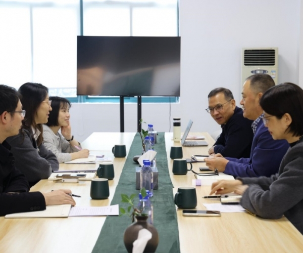 關(guān)心關(guān)懷落實(shí)處，政企同心謀發(fā)展