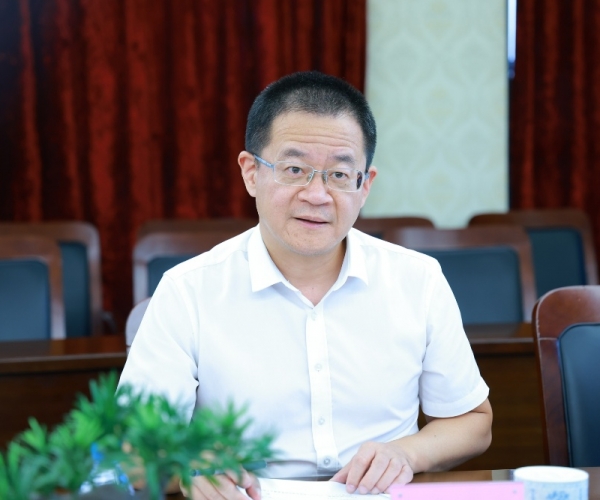 嘉市科技局吳根軍書(shū)記調(diào)研嘉欣絲綢